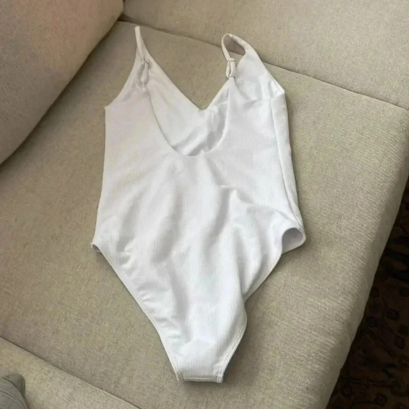 Beach Riot Reese One Piece Swimsuit - Picture 4 of 6